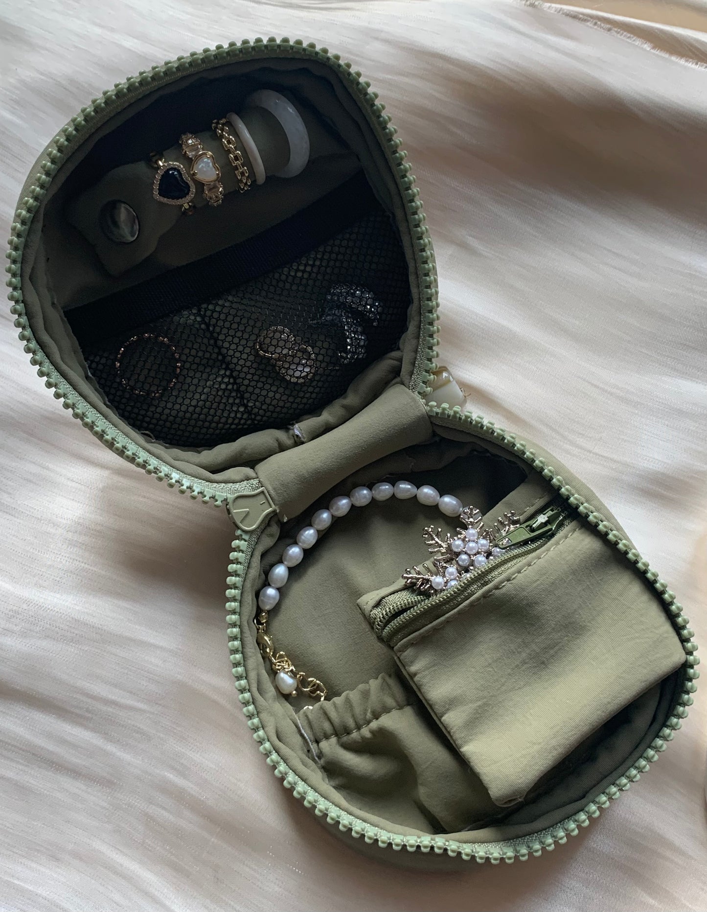 Travel Essential Grass Green Jewelry Pouch