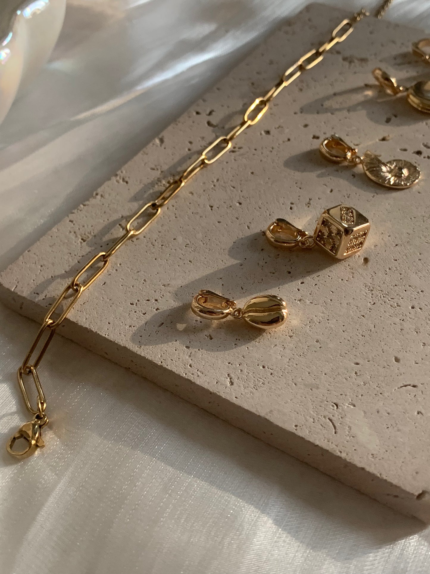 Bracelet personnalisé « Moi » avec breloques Alchemy (6 breloques)